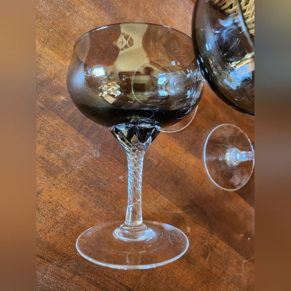 Set of 4 Vintage Coupe Glasses Smokey Grey Crystal Twisted Stem - Picture 6 of 8
